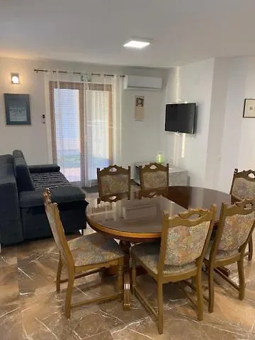 Apartman L. Banjole 0*,  Croatia